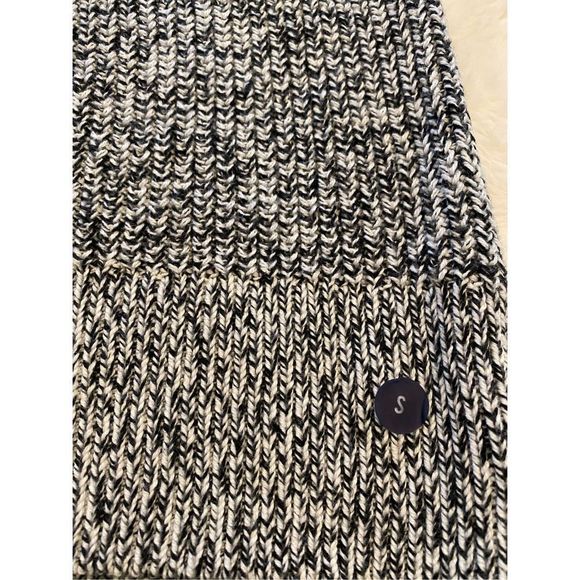 Abercrombie and Fitch sweater dress - Picture 2 of 5